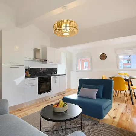 아파트 Lumineux, Moderne Et Entierement Equipe *